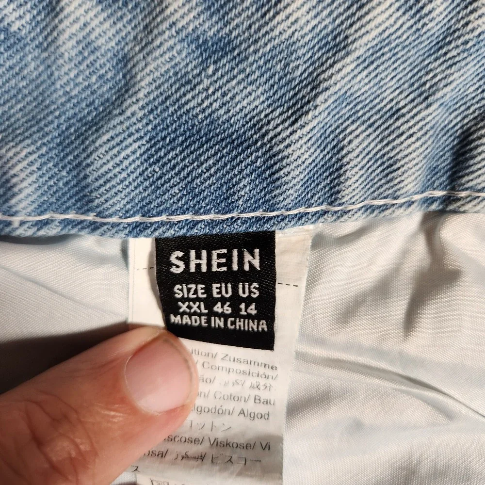 Shein Shorts Women's‎ 14 2XL 35X6 High Rise Cut-Off Denim Mom Light Wash Blue